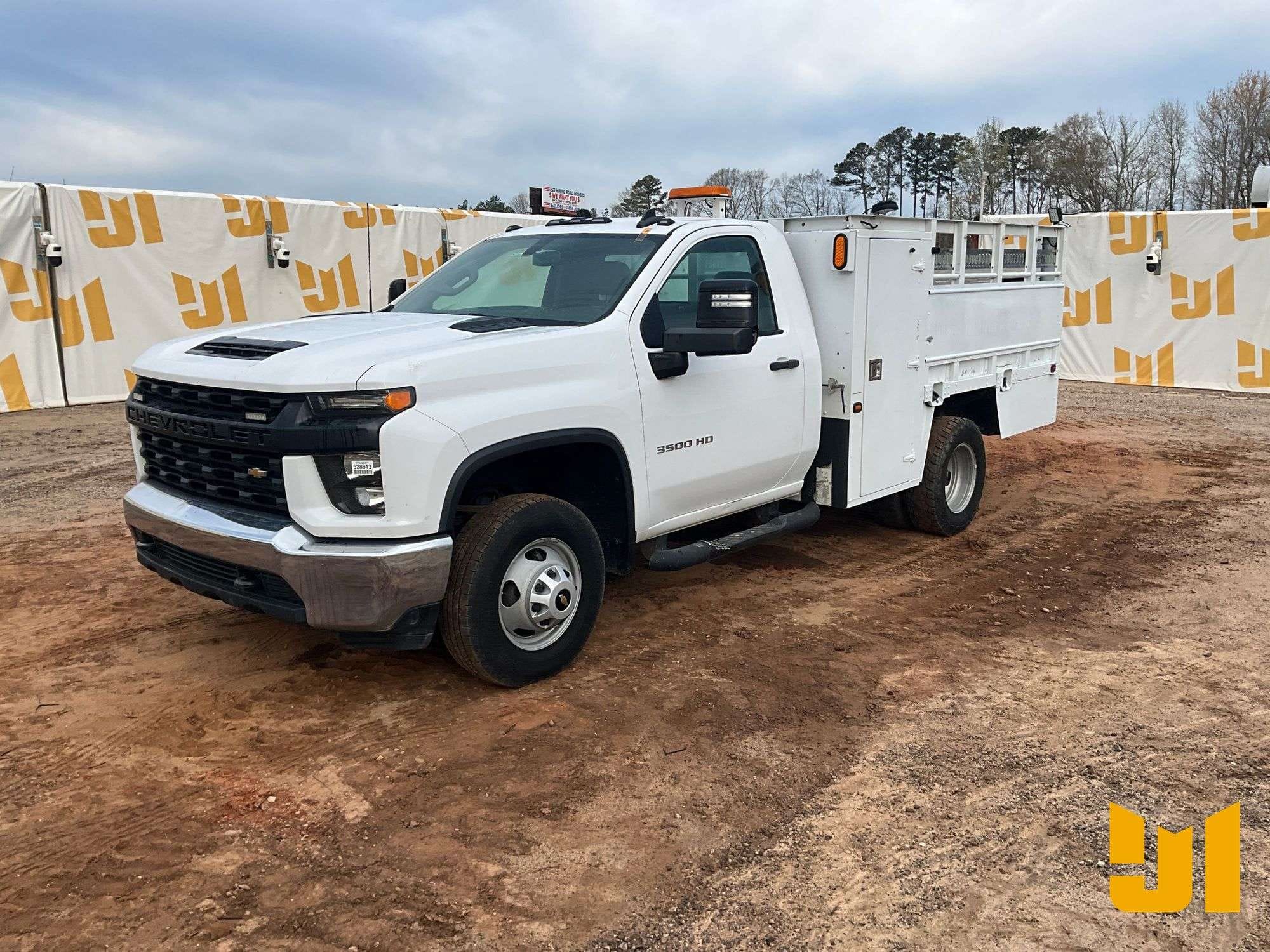 2020 Chevrolet 3500HD Equipment Image0