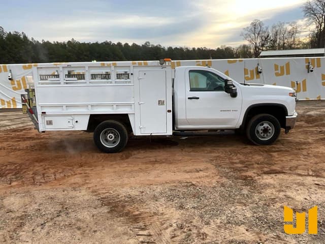 Image of Chevrolet 3500HD equipment image 3