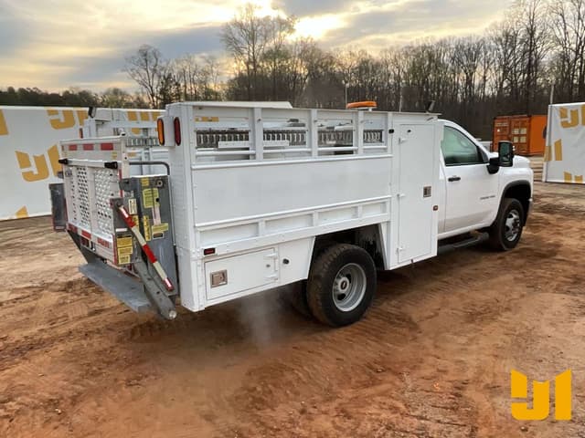 Image of Chevrolet 3500HD equipment image 4