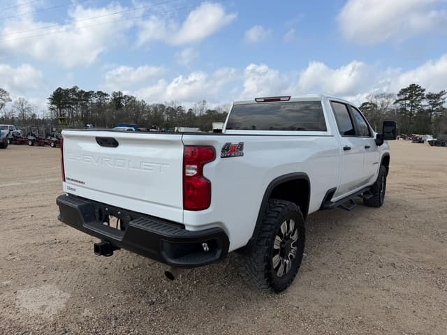 Image of Chevrolet 2500 equipment image 2