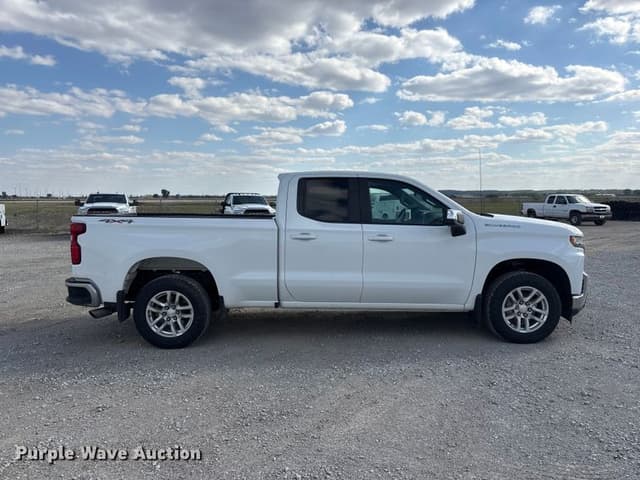 Image of Chevrolet Silverado equipment image 3