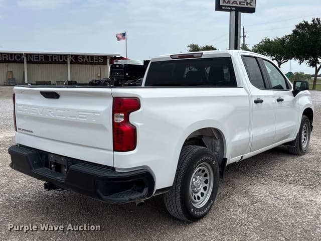 Image of Chevrolet Silverado equipment image 4