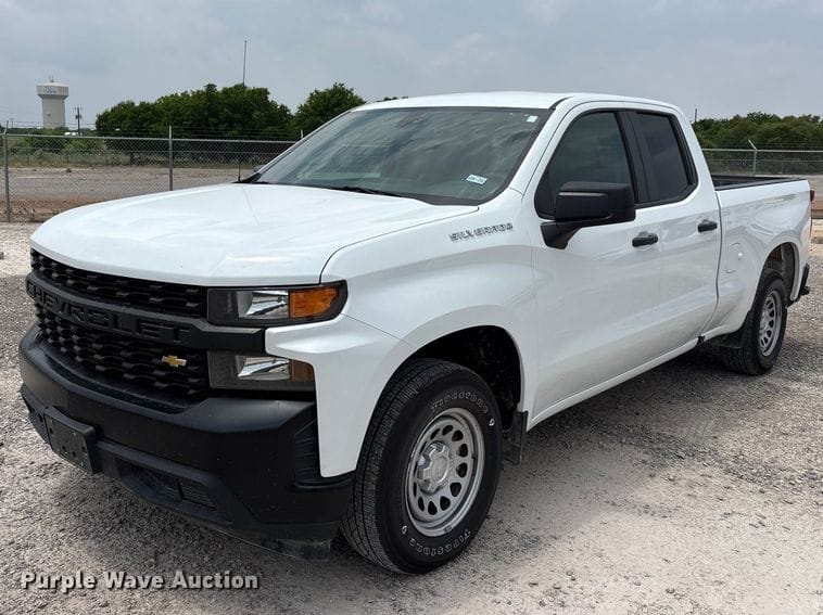 2020 Chevrolet Silverado Equipment Image0