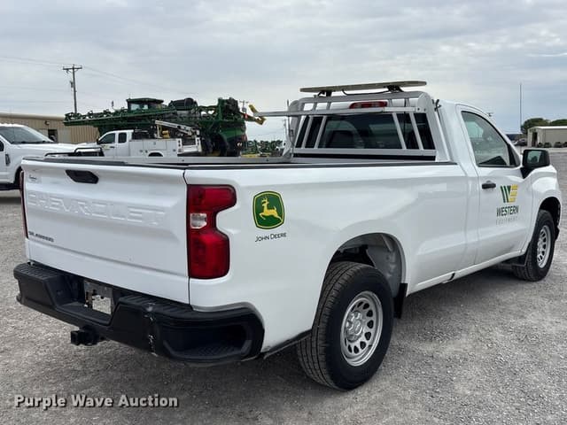 Image of Chevrolet 1500 equipment image 4