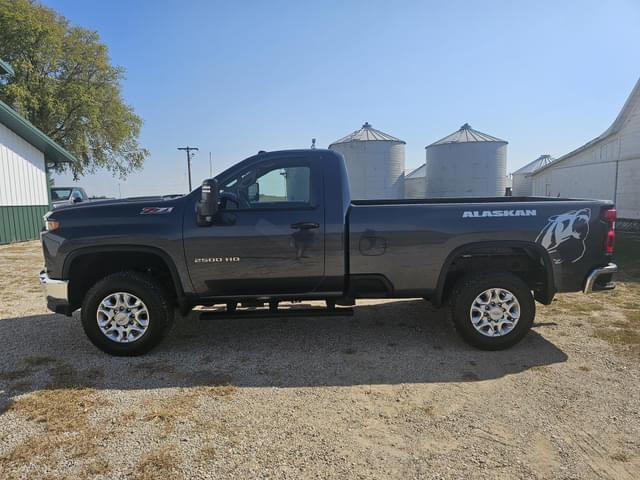 Image of Chevrolet 2500 equipment image 1