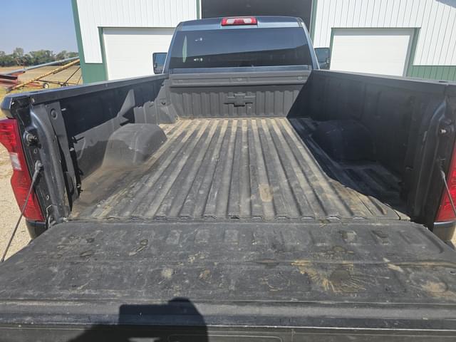 Image of Chevrolet 2500 equipment image 4