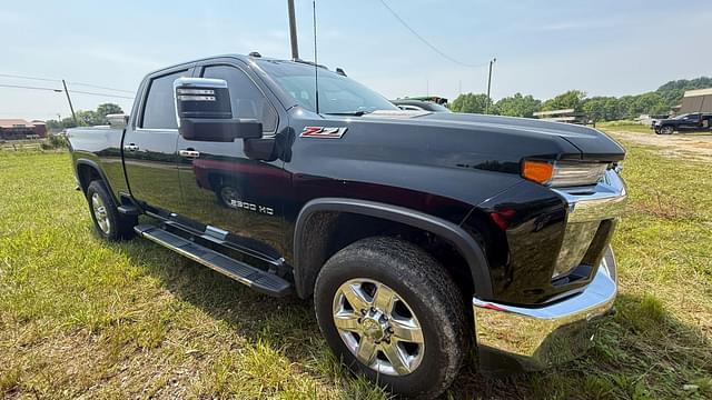 Image of Chevrolet 2500HD equipment image 4