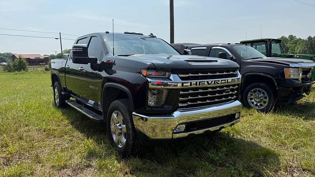 Image of Chevrolet 2500HD equipment image 3