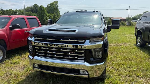 Image of Chevrolet 2500HD equipment image 1