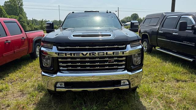 Image of Chevrolet 2500HD equipment image 2