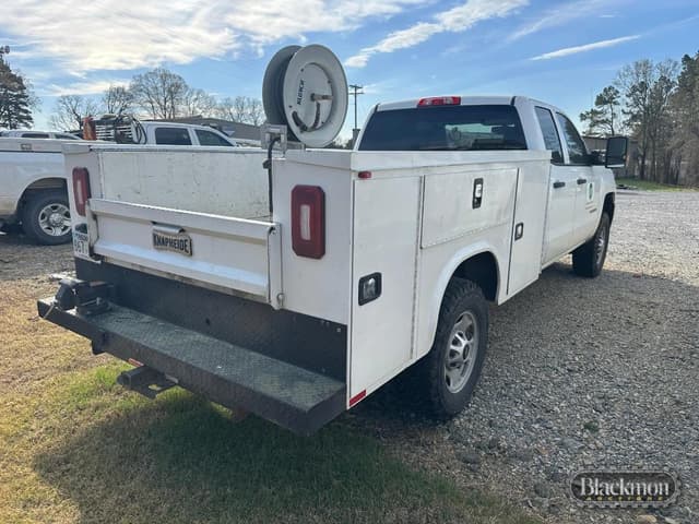 Image of Chevrolet 2500HD equipment image 3