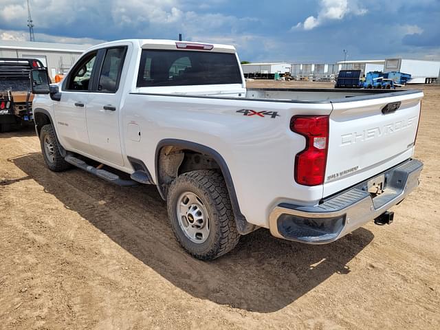 Image of Chevrolet 2500 equipment image 3