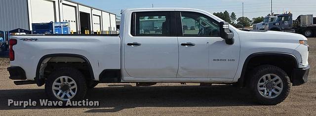 Image of Chevrolet 2500HD equipment image 3