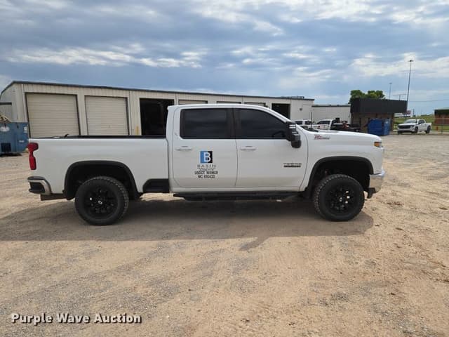 Image of Chevrolet 2500HD equipment image 3