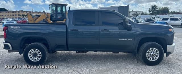 Image of Chevrolet 2500HD equipment image 3