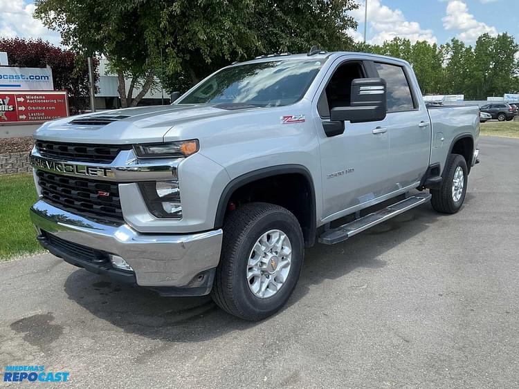 2020 Chevrolet 3500 Equipment Image0