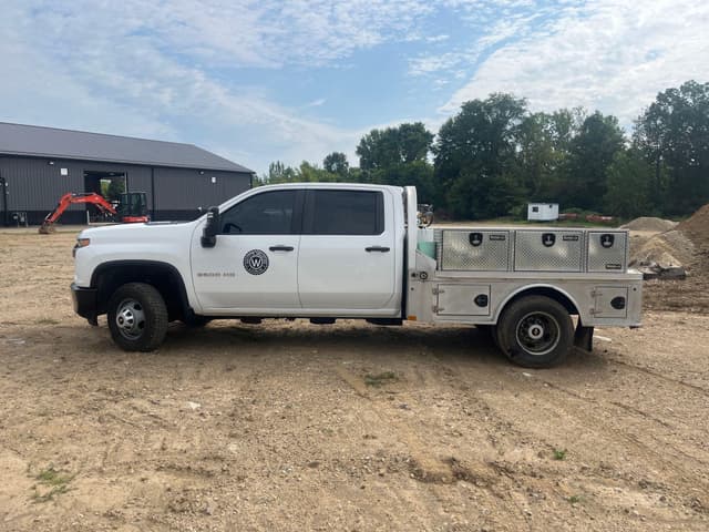 Image of Chevrolet 3500HD equipment image 4