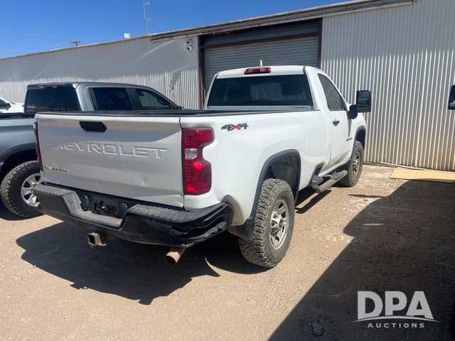 Image of Chevrolet 3500HD equipment image 3