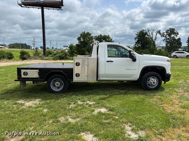 Image of Chevrolet 3500HD equipment image 3