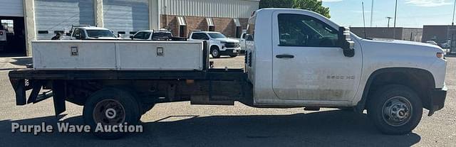 Image of Chevrolet 3500HD equipment image 3