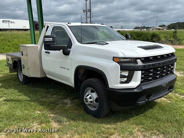 Image of Chevrolet 3500HD equipment image 2