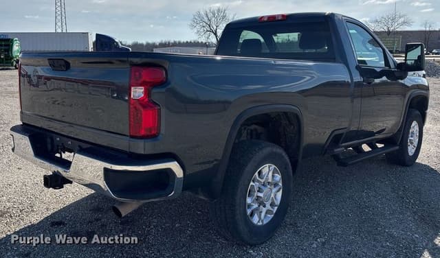 Image of Chevrolet 3500HD equipment image 4