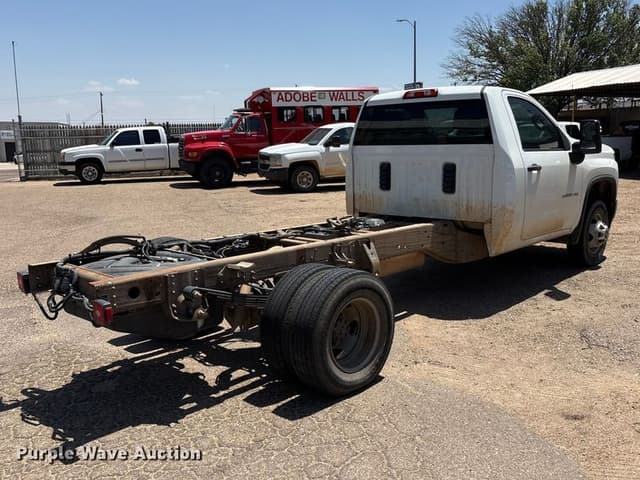 Image of Chevrolet 3500HD equipment image 4