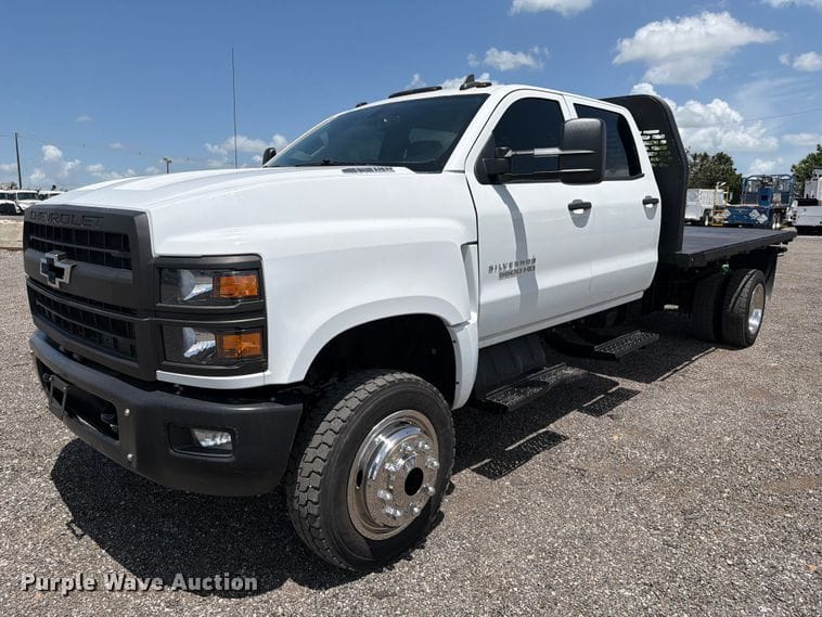 2020 Chevrolet 5500HD Equipment Image0