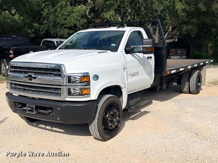 2020 Chevrolet 6500HD Equipment Image0
