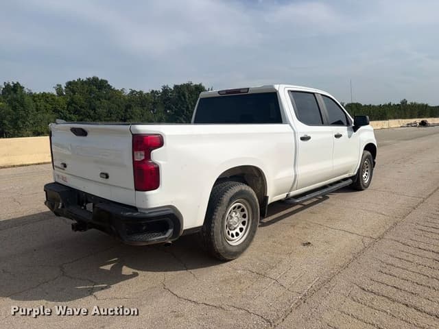 Image of Chevrolet Silverado equipment image 4