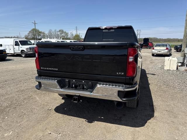 Image of Chevrolet K2500 equipment image 2