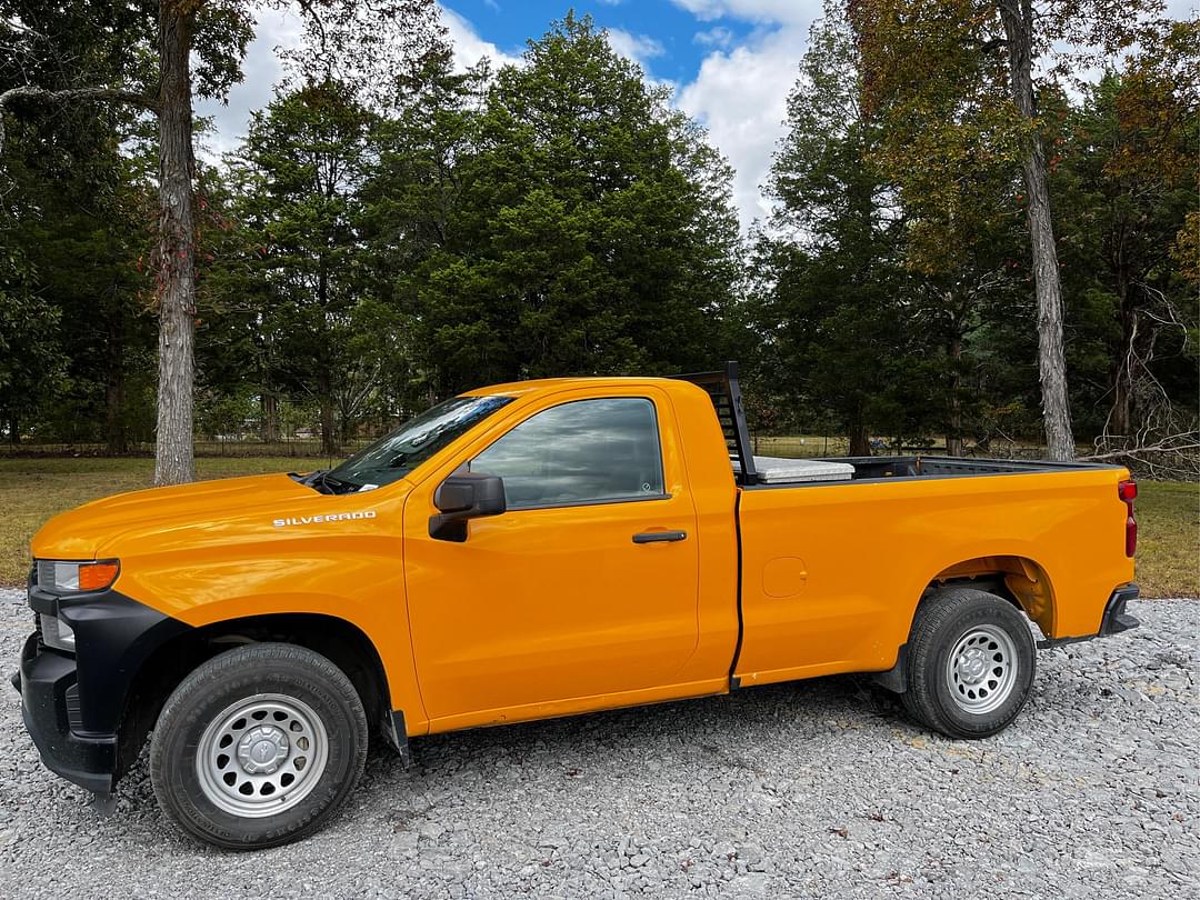 Image of Chevrolet Silverado Primary image