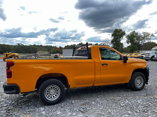 Image of Chevrolet Silverado equipment image 3