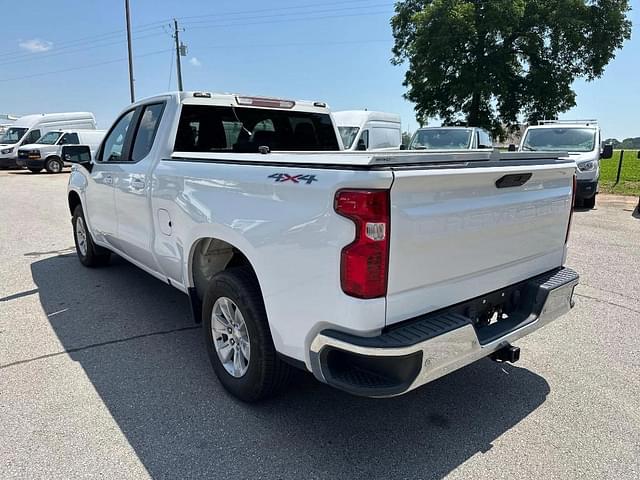Image of Chevrolet Silverado equipment image 2