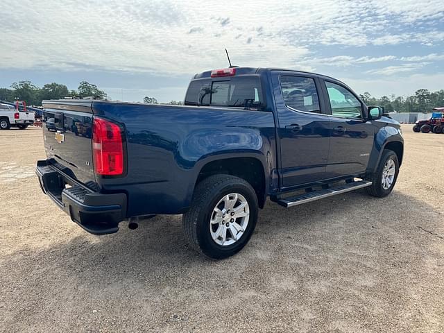 Image of Chevrolet Colorado equipment image 2