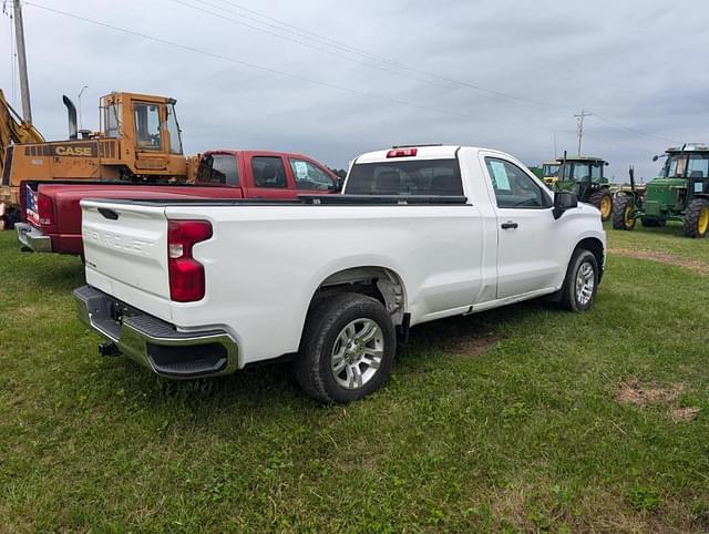 Image of Chevrolet 1500 equipment image 3