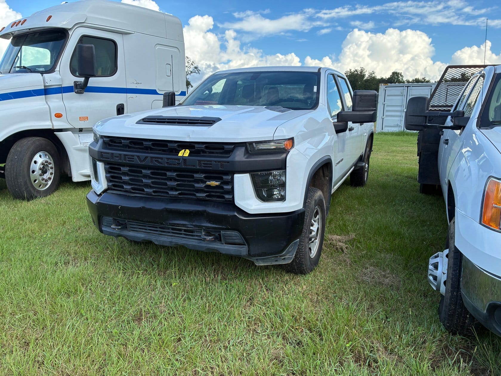 2020 Chevrolet 2500 Equipment Image0