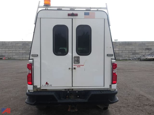 Image of Chevrolet 2500HD equipment image 3