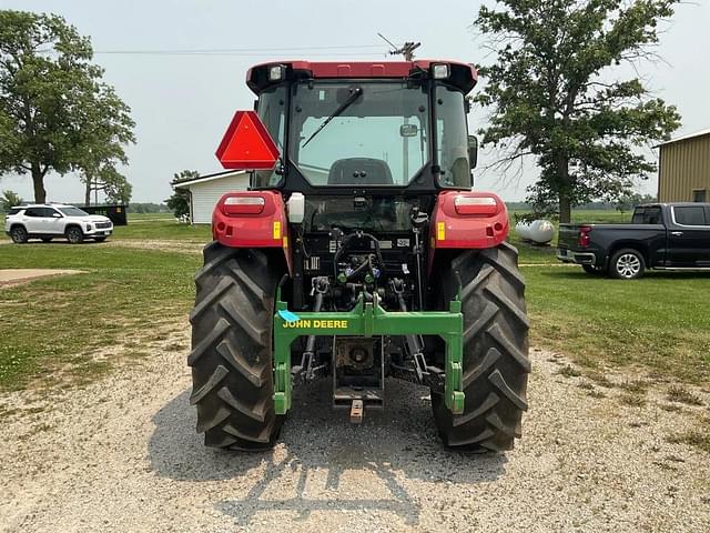 Image of Case IH Farmall 110C equipment image 3