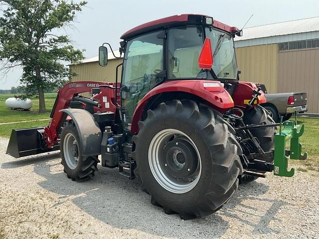 Image of Case IH Farmall 110C equipment image 2
