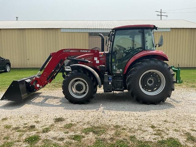 Image of Case IH Farmall 110C equipment image 1