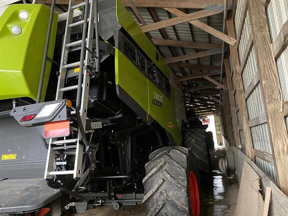 Main image CLAAS Lexion 7400 1