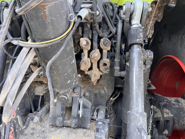 Image of CLAAS Axion 940 equipment image 4