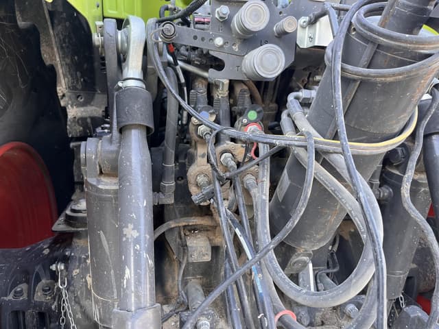 Image of CLAAS Axion 940 equipment image 3