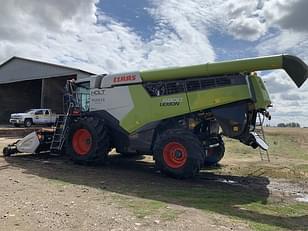 Main image CLAAS Lexion 6800 1