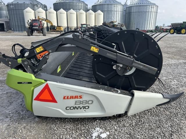 Image of CLAAS 1380 Convio equipment image 2