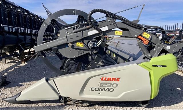 Image of CLAAS 1230 Convio equipment image 1