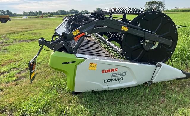 Image of CLAAS Convio Flex 1230 equipment image 1