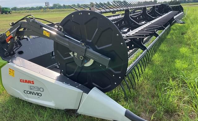 Image of CLAAS Convio Flex 1230 equipment image 2