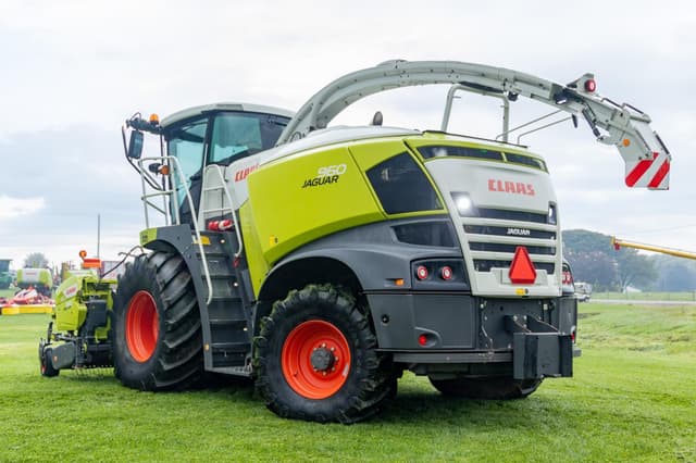Image of CLAAS Jaguar 960 equipment image 4